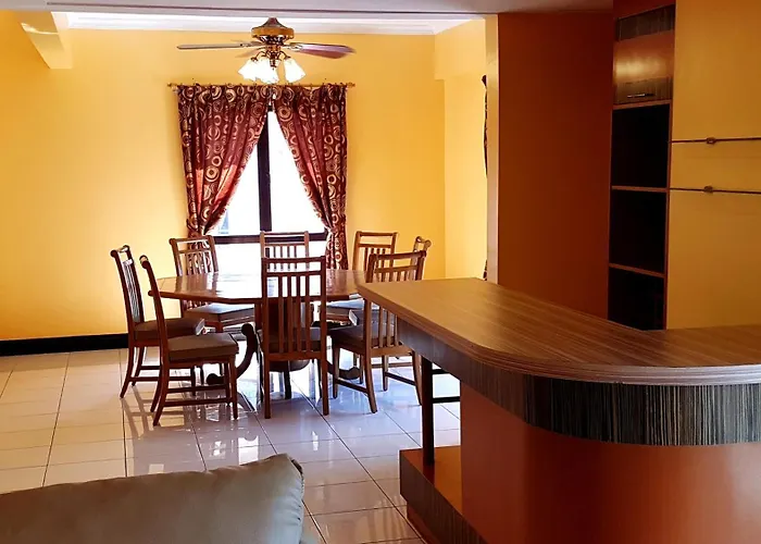 Marina Court Kota Kinabalu- Bigger Group Stay Together- 5 & 6 Bedroom Apartments