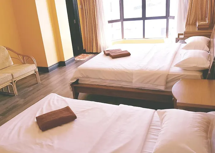 Marina Court Kota Kinabalu- Bigger Group Stay Together- 5 & 6 Bedroom Apartments