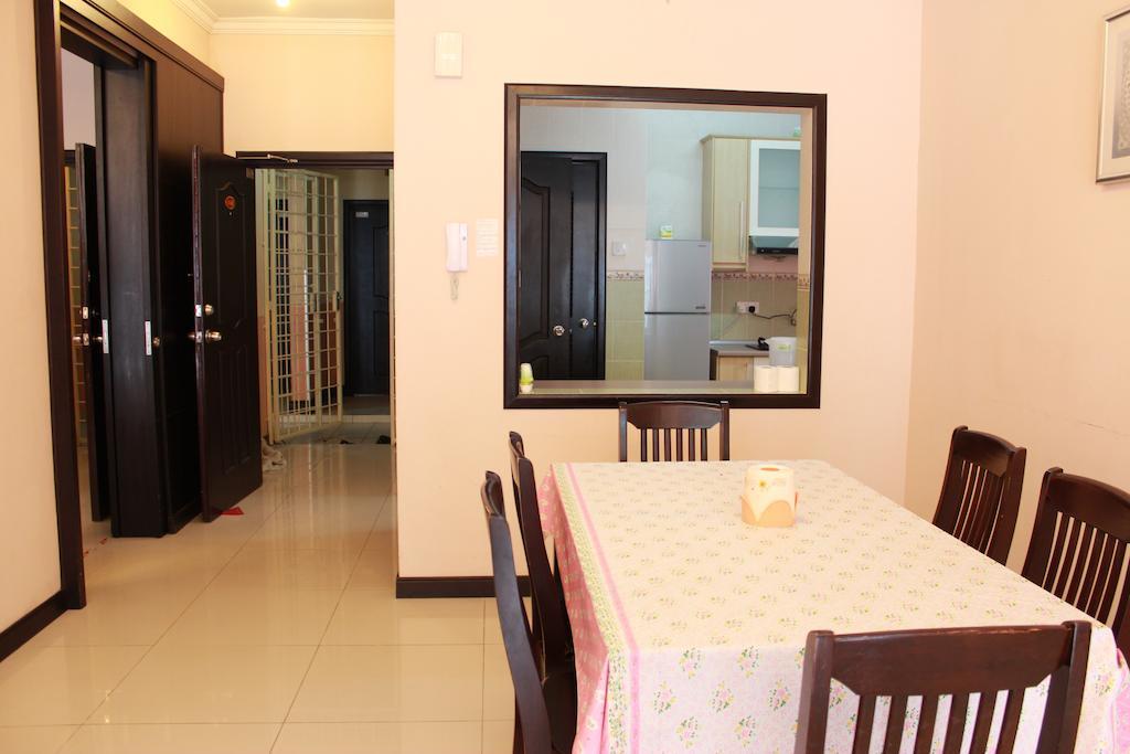 Apartment Marina Court Kota Kinabalu- Bigger Group Together- 5 & 6 Bedroom *