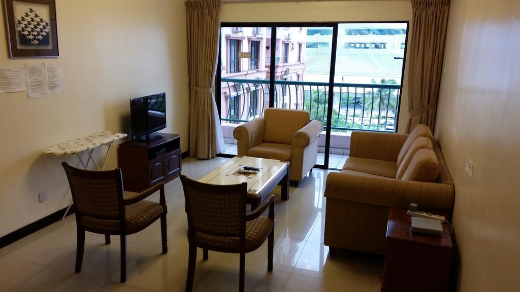 Marina Court Kota Kinabalu- Bigger Group Together- 5 & 6 Bedroom Apartment Kota Kinabalu