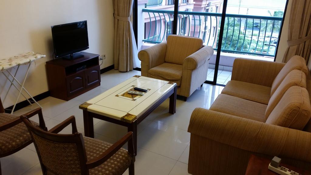 Marina Court Kota Kinabalu- Bigger Group Together- 5 & 6 Bedroom Apartment *
