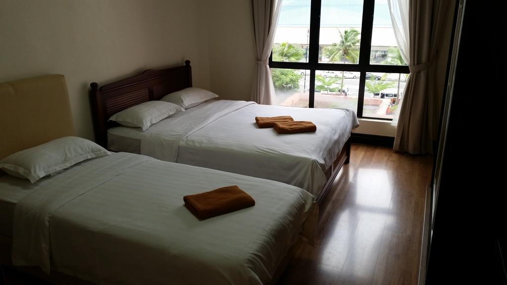 Apartment Marina Court Kota Kinabalu- Bigger Group Together- 5 & 6 Bedroom *