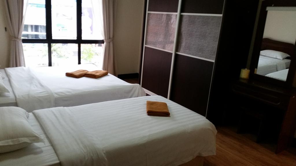 Marina Court Kota Kinabalu- Bigger Group Together- 5 & 6 Bedroom *