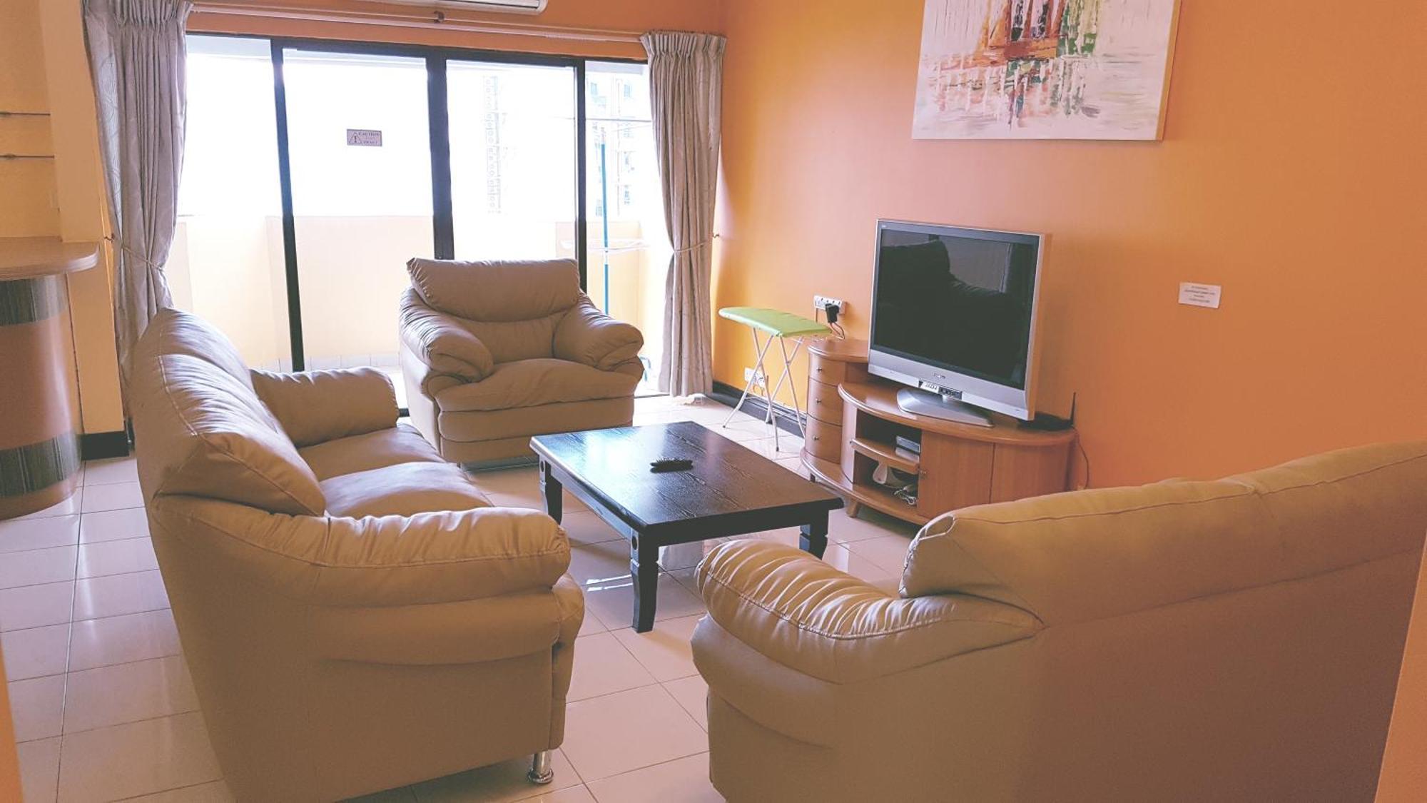 Apartment Marina Court Kota Kinabalu- Bigger Group Together- 5 & 6 Bedroom