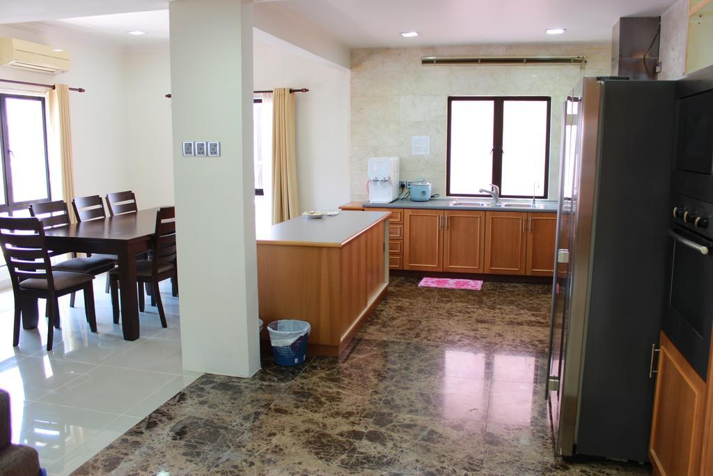 Apartment Marina Court Kota Kinabalu- Bigger Group Together- 5 & 6 Bedroom Kota Kinabalu