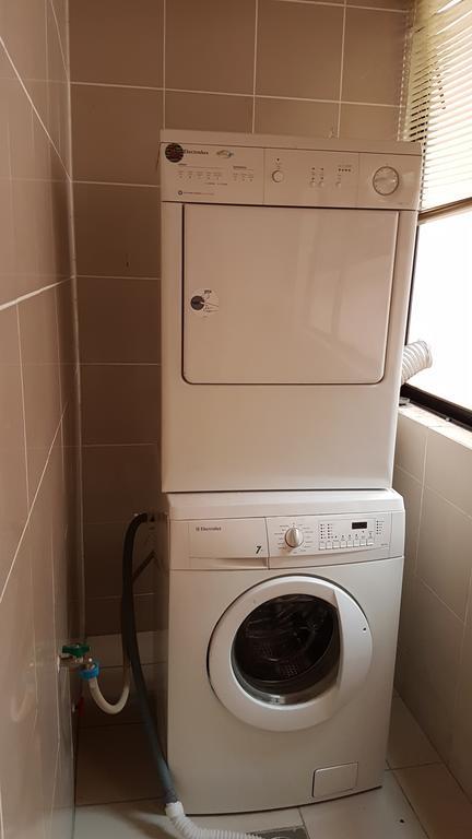 Marina Court-5bilik 3tandas 2tingkat Penthouse 2parkir Percuma Maksimum 22org Termsk Kanak2&marina Court 6bilik 4tandas 2ruangtamu 2dapur 2 Parkir Percuma Maksimum 14org Termsk Kanak2 Apartemen Kota Kinabalu