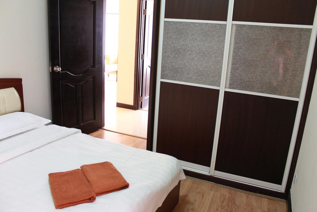 Apartemen Marina Court-5bilik 3tandas 2tingkat Penthouse 2parkir Percuma Maksimum 22org Termsk Kanak2&marina Court 6bilik 4tandas 2ruangtamu 2dapur 2 Parkir Percuma Maksimum 14org Termsk Kanak2 *